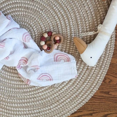 Ely's & Co. Cotton Muslin Swaddle Blanket 2 Pack 4 Ely's & Co. Cotton Muslin Swaddle Blanket 2 Pack - Image 4