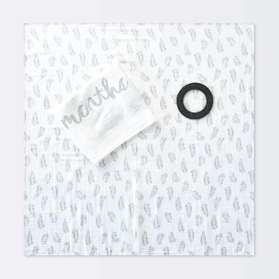 Muslin Blanket And Frame Set - Cloud Island™ 2 Muslin Blanket And Frame Set - Cloud Island™ - Image 2