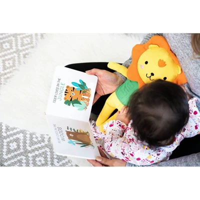Pearhead Plush And Board Book Gift Set - Lion 3 Pearhead Plush And Board Book Gift Set - Lion - Image 3