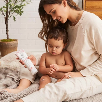 The Honest Company Nourish Shampoo + Body Wash And Lotion Duo - Sweet Almond - 18.5 Fl Oz 4 The Honest Company Nourish Shampoo + Body Wash And Lotion Duo - Sweet Almond - 18.5 Fl Oz - Image 4