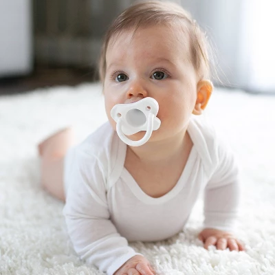 Dr. Brown's Dr. Brown's Anti-Colic Options+ Baby Bottle 0m+ Newborn Gift Set 6 Dr. Brown's Dr. Brown's Anti-Colic Options+ Baby Bottle 0m+ Newborn Gift Set - Image 6